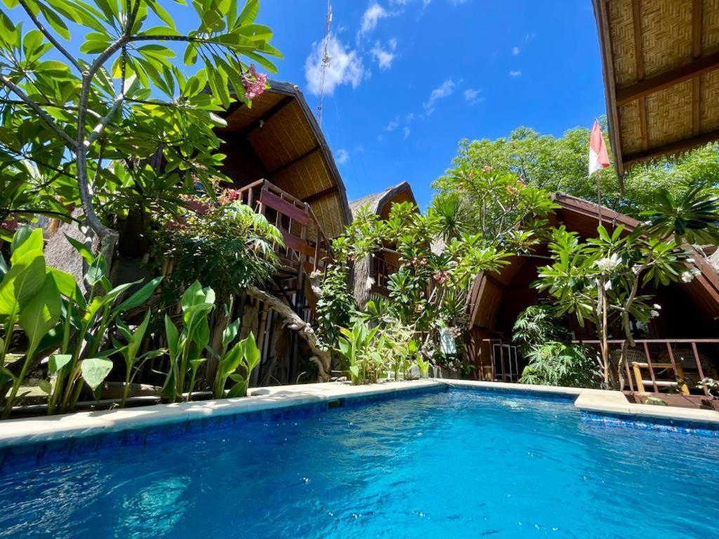 The Golden Ave Bungalow Gili Trawangan Exterior photo